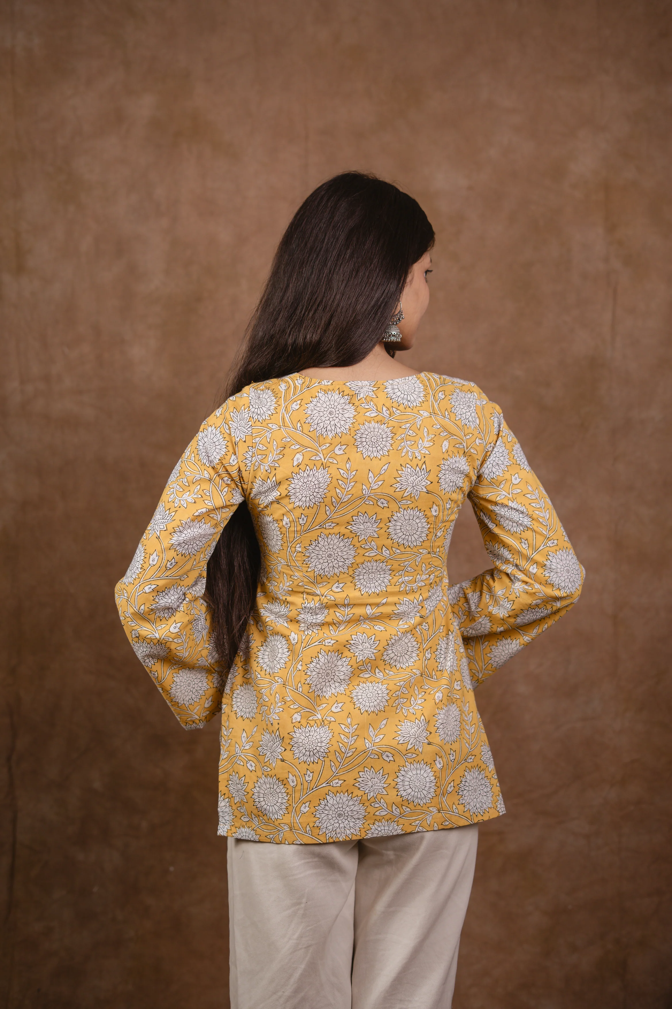 Ahvi short kurti - Image 4